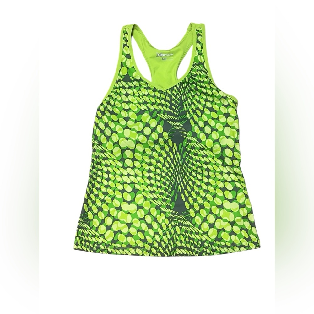 Xersion Performance Wear Medium Activewear Shirt Tank Top Sleeveless Stretch